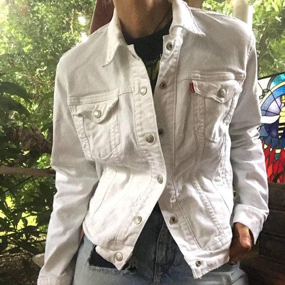 Levi's white classic denim jacket